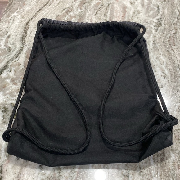 Adidas drawstring backpack - Picture 2 of 2